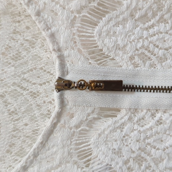 Zara Women's White Lace 3/4 Sleeve Top w/Zippered Back Size Large (Runs Small) - Picture 4 of 5